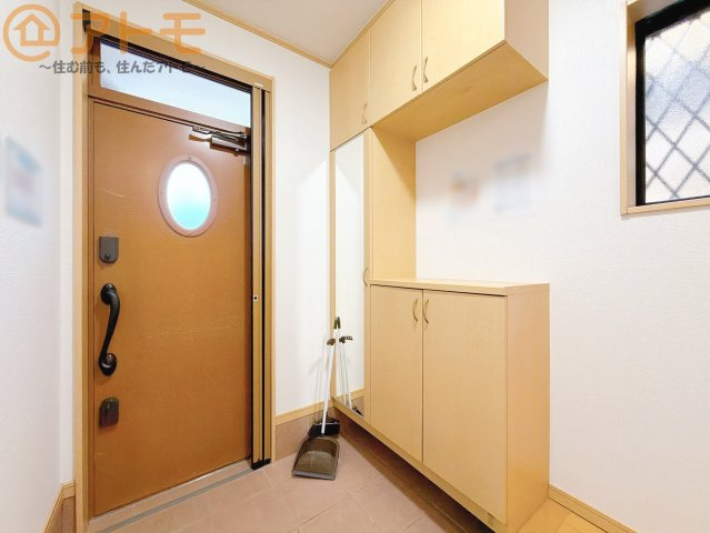 【玄関】 | 駿河区小鹿　中古戸建 | 玄関は収納付きで使い勝手良好♪見た目もすっきり♪