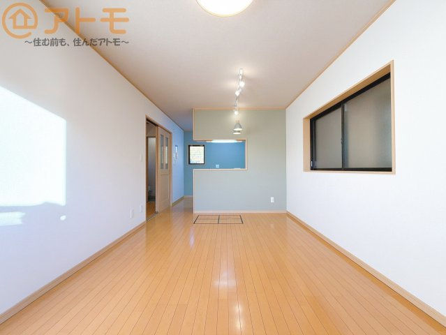 【居間・リビング】 | 駿河区小鹿　中古戸建 | 家族団らんのイメージは、リビングを思い浮かべませんか？リビングこそ広々としたお部屋が良いですね♪