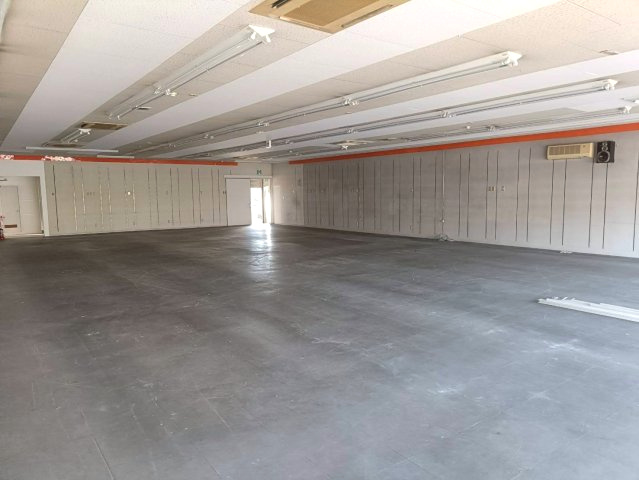 緑丘1丁目28-10店舗の内装