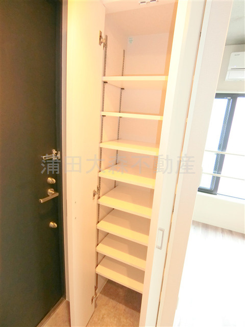 ロータス平和島Westウエストの収納|玄関収納