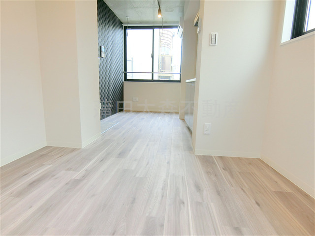 ロータス平和島Westウエストの居間・リビング|角部屋2面採光の洋室7.3帖