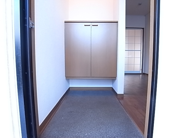 ハイツ中島の玄関|広々玄関☆