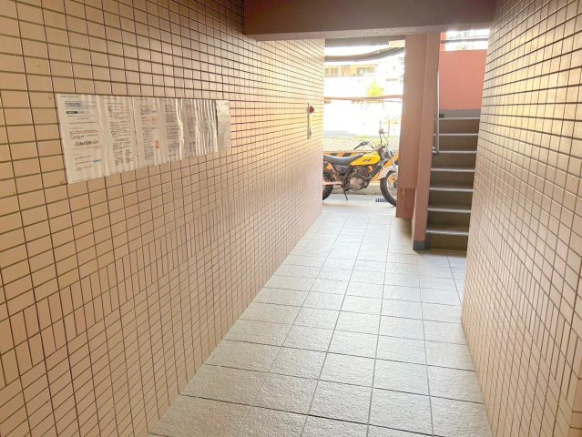 ルミエ新大阪のロビー