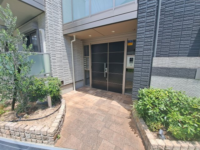 シャーメゾン　スパーツィオのエントランス