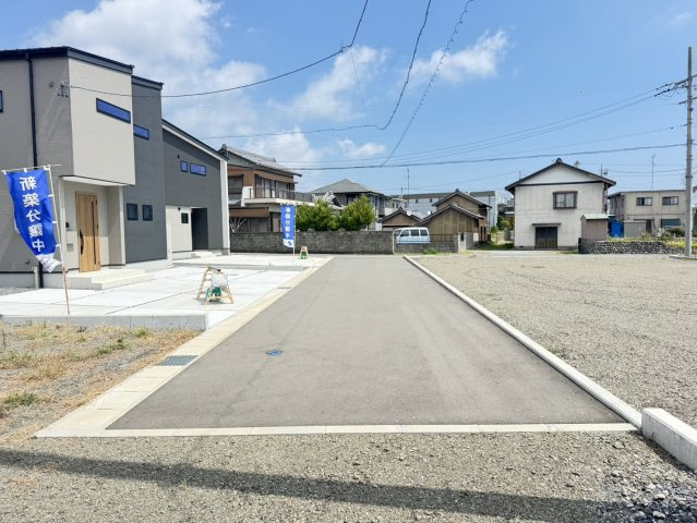 吉田町川尻　分譲地　全３区画　③号地の前面道路含む現地写真