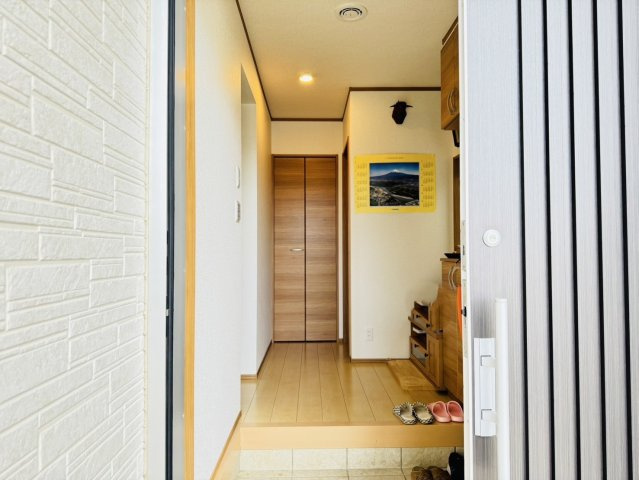 焼津市　石津　中古住宅　平屋建て　２LDＫの玄関|スッキリとした印象の玄関♪