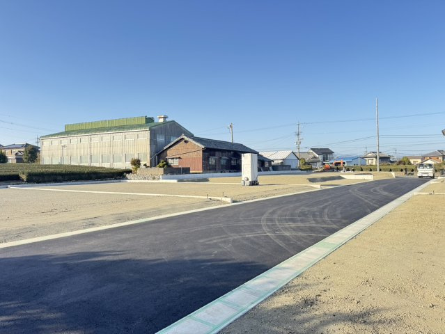 島田市　阪本　分譲地　全7区画　①の前面道路含む現地写真