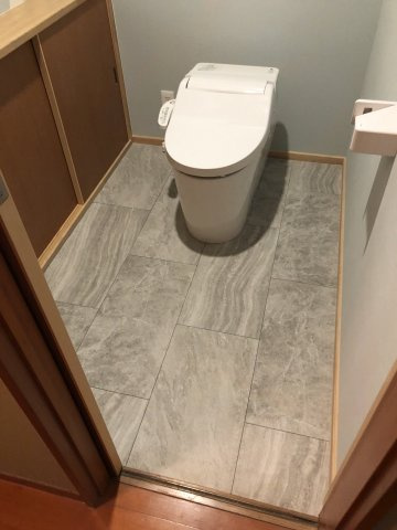 焼津市　三ケ名　中古住宅　5SLDKのトイレ|タンクレストイレ♪