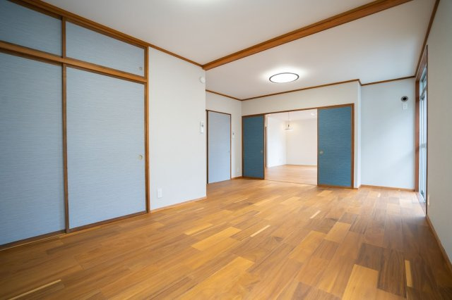 藤枝市　藤岡４丁目　中古住宅　３LDKの洋室