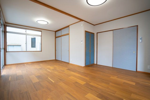 藤枝市　藤岡４丁目　中古住宅　３LDKの洋室