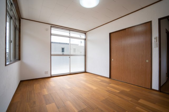 藤枝市　藤岡４丁目　中古住宅　３LDKの洋室