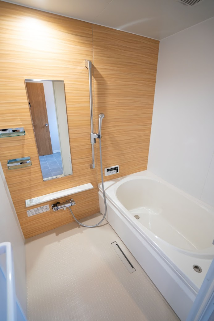 藤枝市　藤岡４丁目　中古住宅　３LDKの浴室