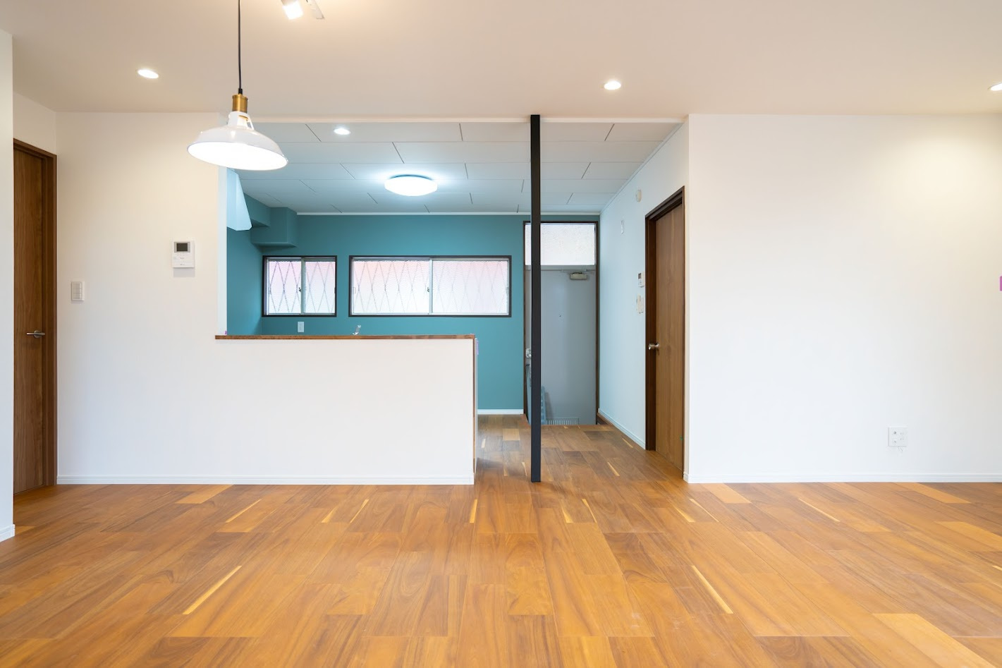 藤枝市　藤岡４丁目　中古住宅　３LDKの居間・リビング