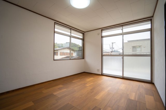 藤枝市　藤岡４丁目　中古住宅　３LDKの洋室