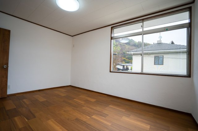 藤枝市　藤岡４丁目　中古住宅　３LDKの洋室