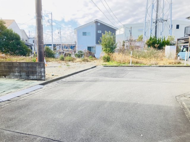ＮＥＷ　榛原郡吉田町大幡　売土地　平坦地の前面道路含む現地写真