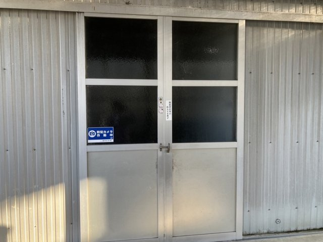 焼津市大島　売倉庫(旧キノコ栽培工場)　１５０号線近く　の外観