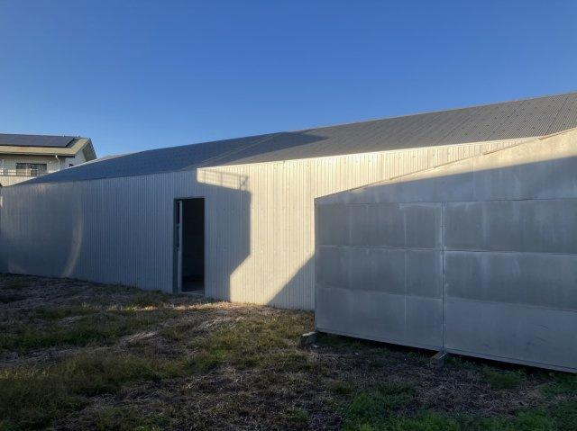 焼津市大島　売倉庫(旧キノコ栽培工場)　１５０号線近く　の外観