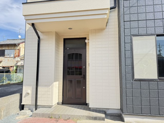 焼津市　本町３丁目　中古住宅　４LDKの玄関