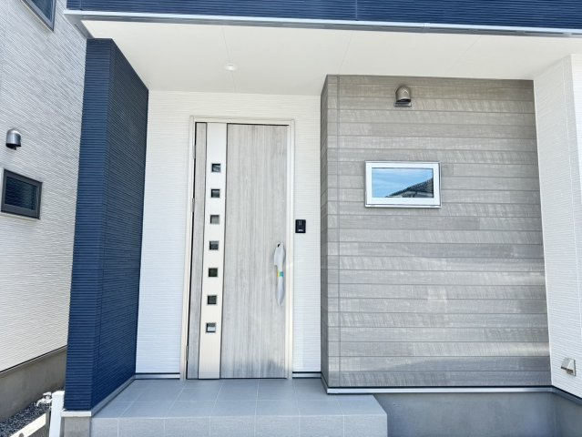藤枝市　高柳１丁目４期　新築住宅　①号棟の玄関
