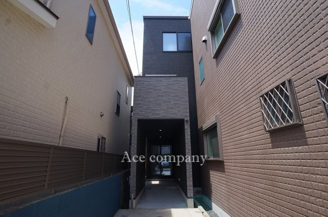 【外観】 | 東大阪市森河内西2丁目 | 【築浅！令和元年築☆3沿線利用可能です♪】ローン返済目安：月々約112811円（頭金0円、変動金利0.875％、返済期間35年、ボーナス払い無しで試算しています）