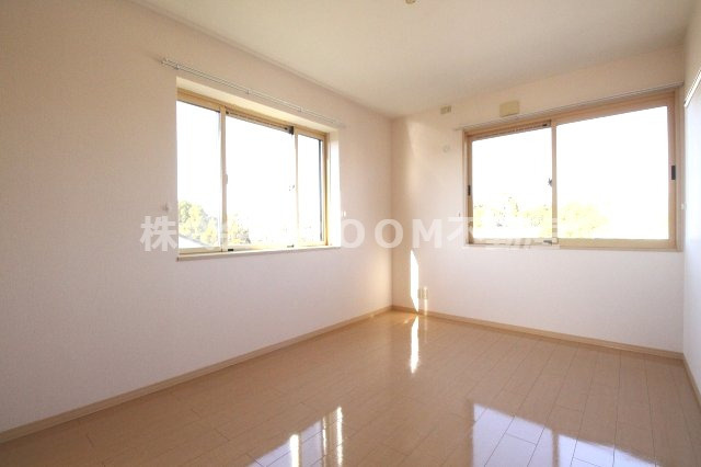 リーフレットエコー Ⅱ号館の子供部屋|お子さんのためのお部屋にいかがでしょうか