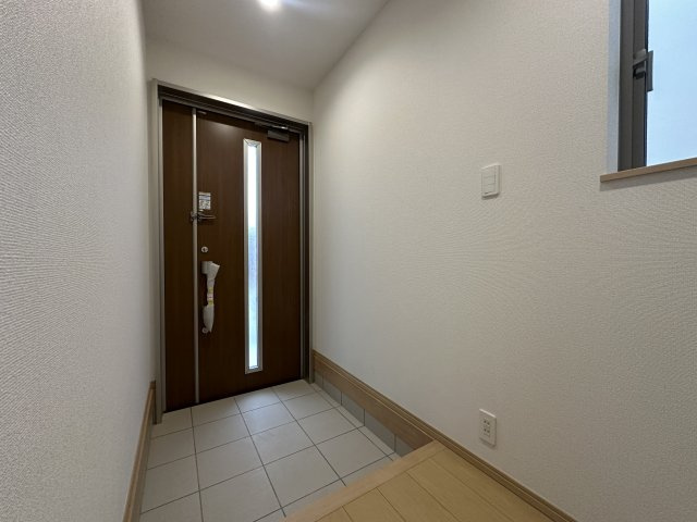 神戸市垂水区桃山台３丁目新築戸建１号棟の玄関