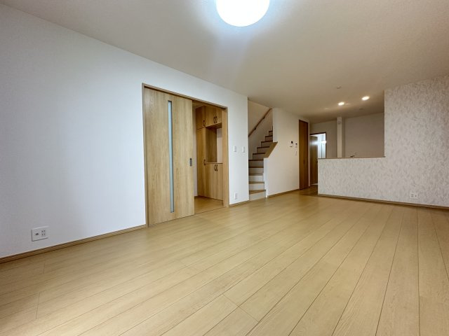 神戸市垂水区桃山台３丁目新築戸建１号棟の居間・リビング