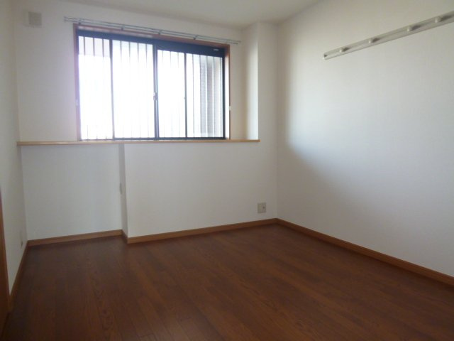 加古川市野口町古大内のアパートの内装|洋室