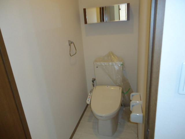 加古川市野口町良野のアパートのトイレ|シャワー付トイレ