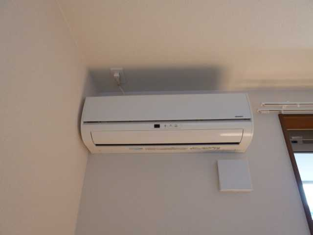 加古川市野口町良野のアパートの設備|エアコン