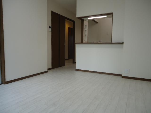 加古川市野口町良野のアパートの居間・リビング|リビング