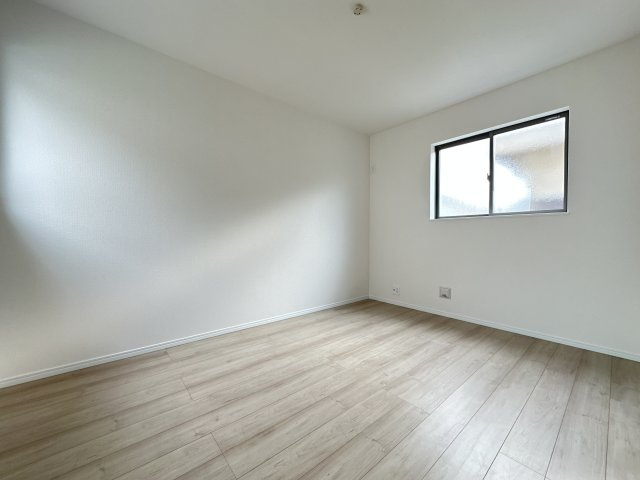 神戸市垂水区桃山台３丁目新築戸建２号棟の洋室