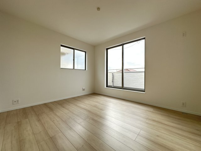 神戸市垂水区桃山台３丁目新築戸建２号棟の洋室