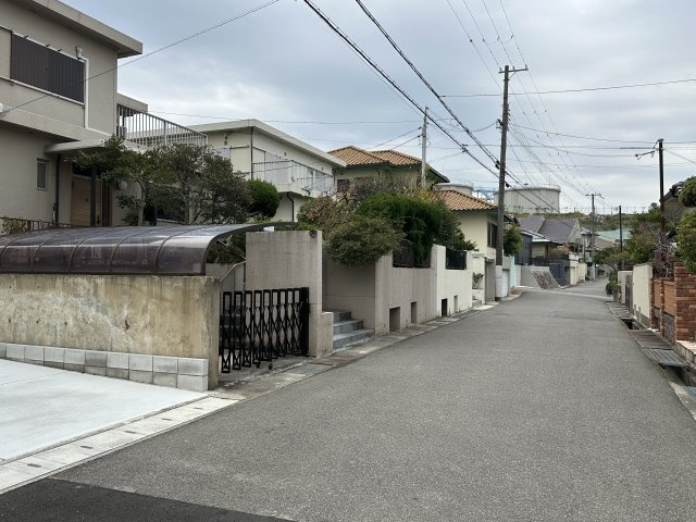 神戸市垂水区桃山台３丁目新築戸建２号棟の前面道路含む現地写真