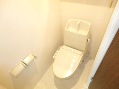 【トイレ】 | リバーサイドヒルズ | 温水洗浄機能付き暖房
