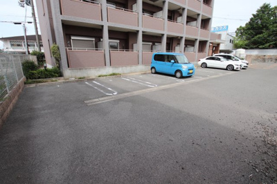 【駐車場】 | KIフードアルティフェスビュー