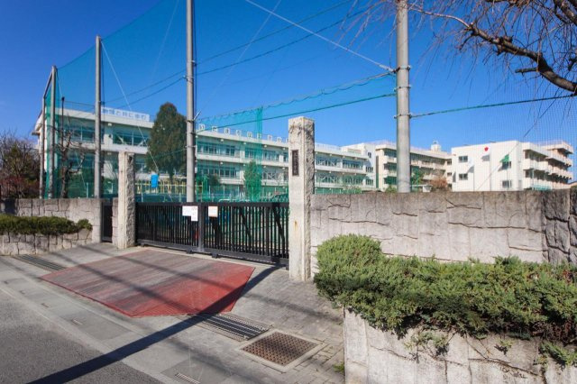 ロイヤルコートムラタの周辺