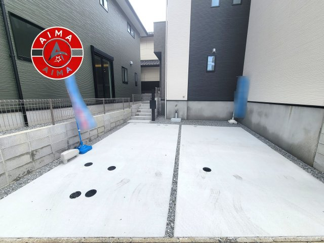 那珂川市今光8丁目第3-2棟（2号棟）の外観|広々した駐車場になります。