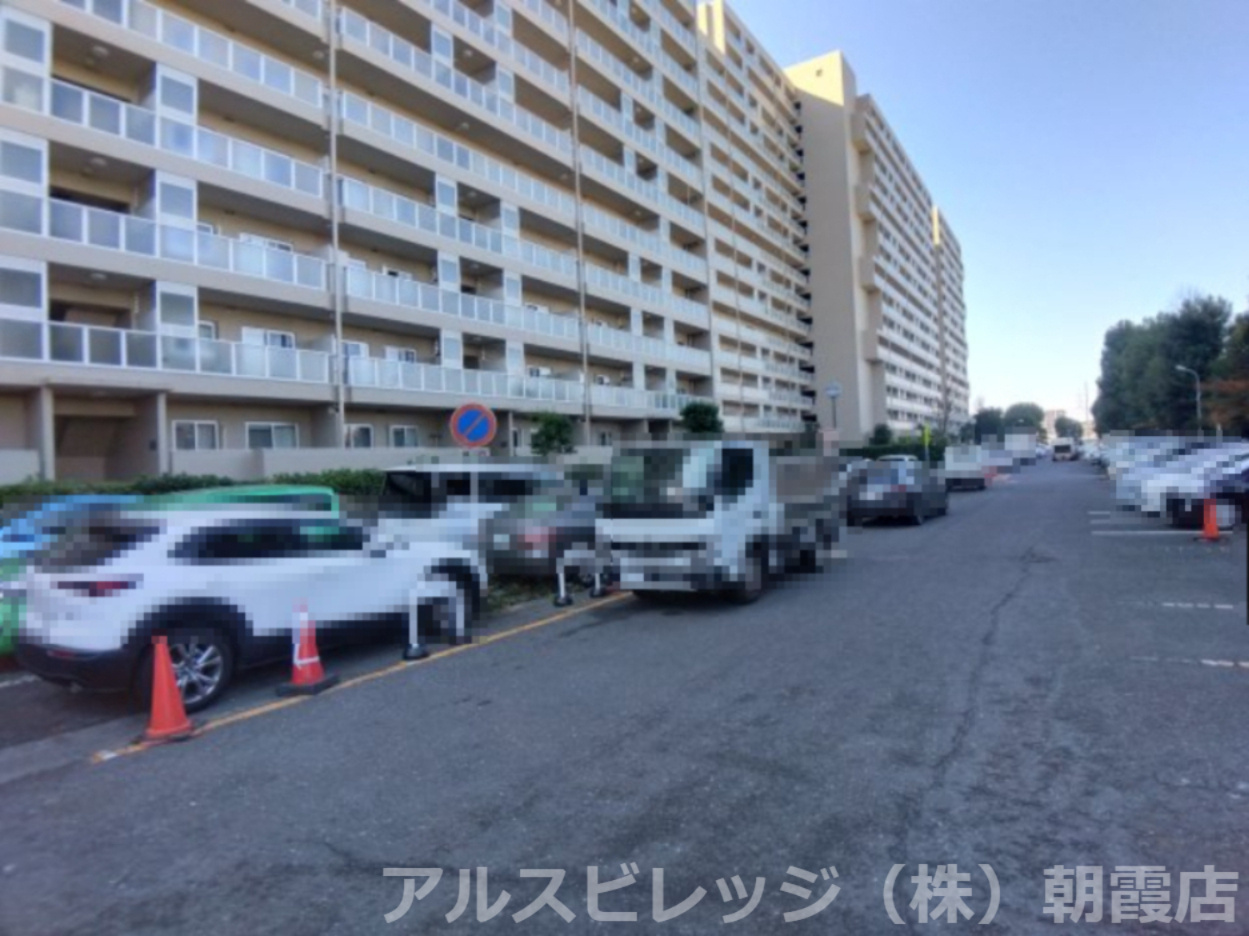 シーアイハイツ和光E棟の駐車場