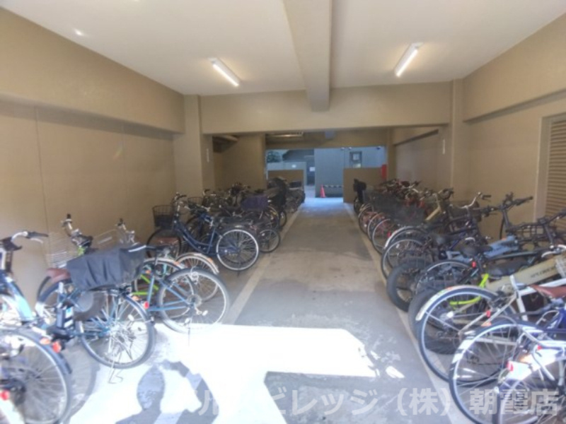 シーアイハイツ和光E棟の駐輪場