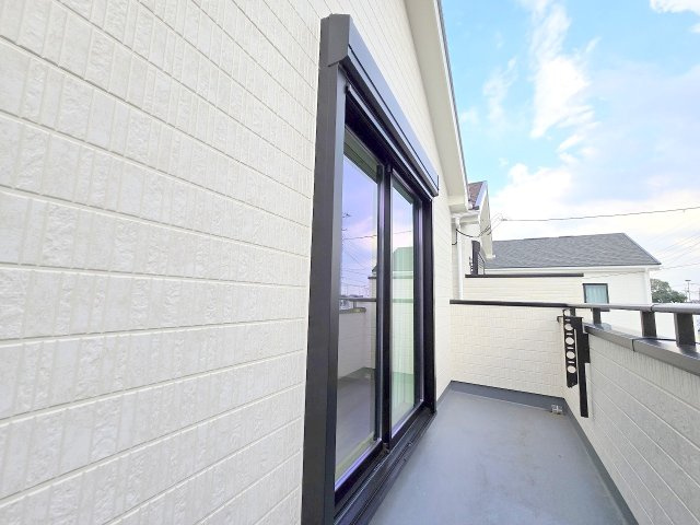 青梅市新町１丁目　全４棟のバルコニー