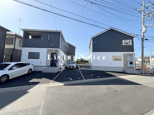 【外観】 | 【仲介手数料０円】愛甲郡愛川町中津第134　新築一戸建て　1号棟　全5棟 | 全体　愛甲郡愛川町中津第134　新築一戸建て　全5棟