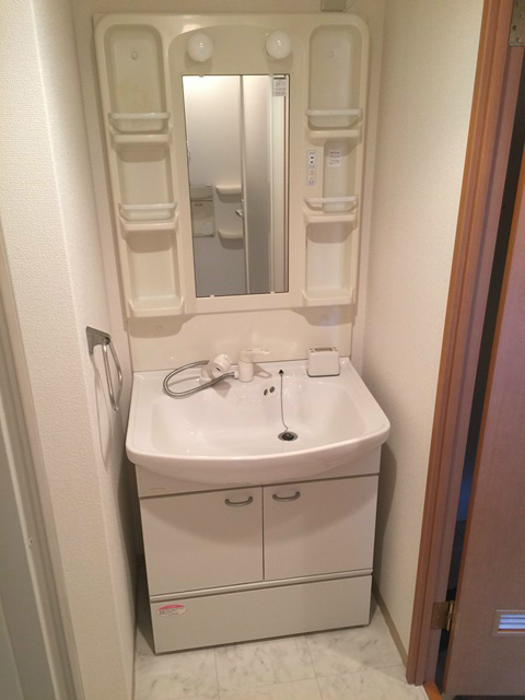 岸和田市土生町の賃貸マンションの洗面所|脱衣スペースもあります