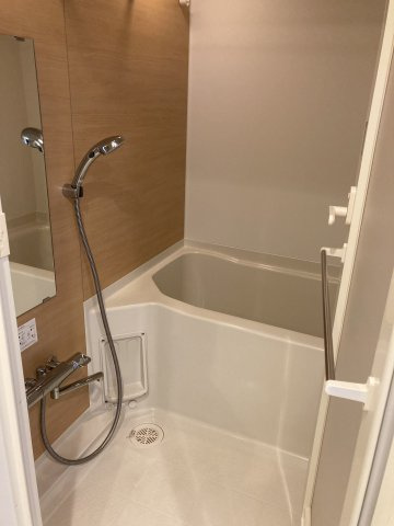 ＺＯＯＭ横濱ＥＡＳＴの浴室