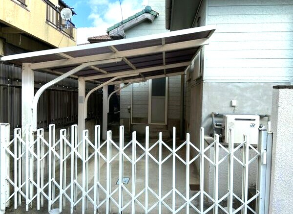 木賀本郷町東１２６－５貸家の駐車場