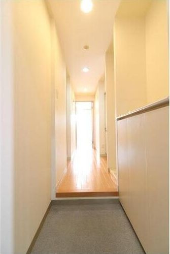 ロイヤル御幣島の玄関