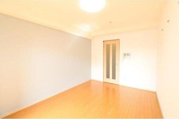 ロイヤル御幣島の寝室