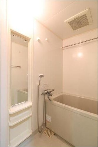 ロイヤル御幣島の浴室