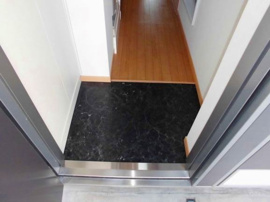 シンプルで使いやすい玄関です